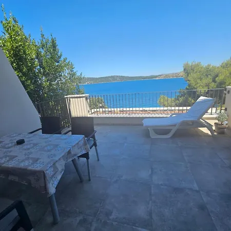 Borovac Sparadici Apartmán *